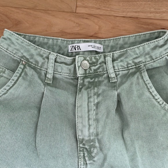 Zara High Waisted Ballon Fit Jean in Sage Green - Picture 4 of 6